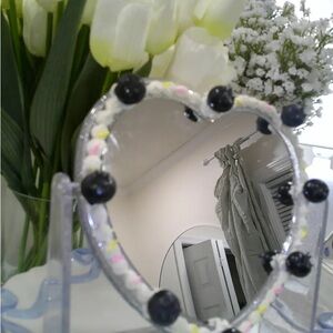 Heart-Shaped Mirror - Magnifying blueberry Mirror